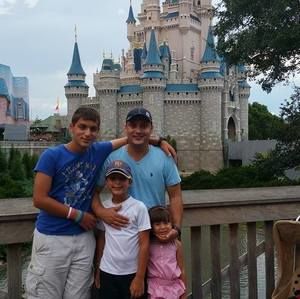 Meet your Posher, Luis